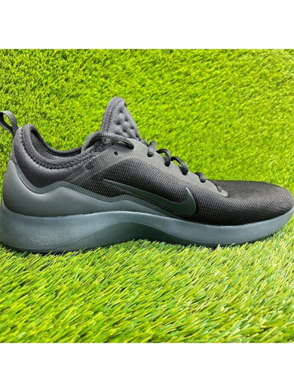 Nike Air Max Kantara Mens Size 10 Black Gray Athletic Running Shoes Sneakers